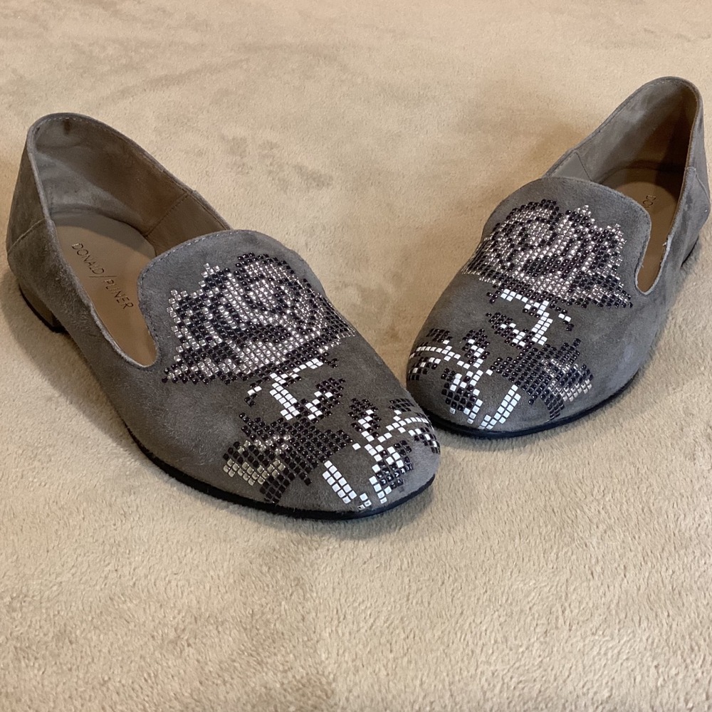 Donald Pliner Suede Floral‎ Embellishment Flats HIRO Ballet Flat, Size US 6.5